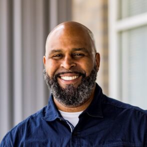 Headshot of Troy Smith